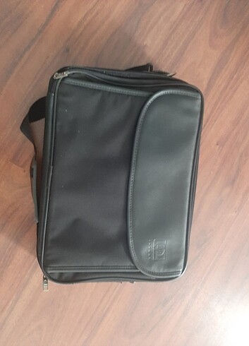 Laptop /note book bilgisayar tasima cantasi