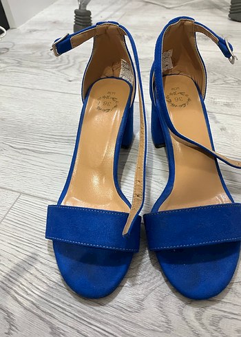 Mavi Süet Dolgu Topuklu Kadın Ayakkabı - Görsel 2
