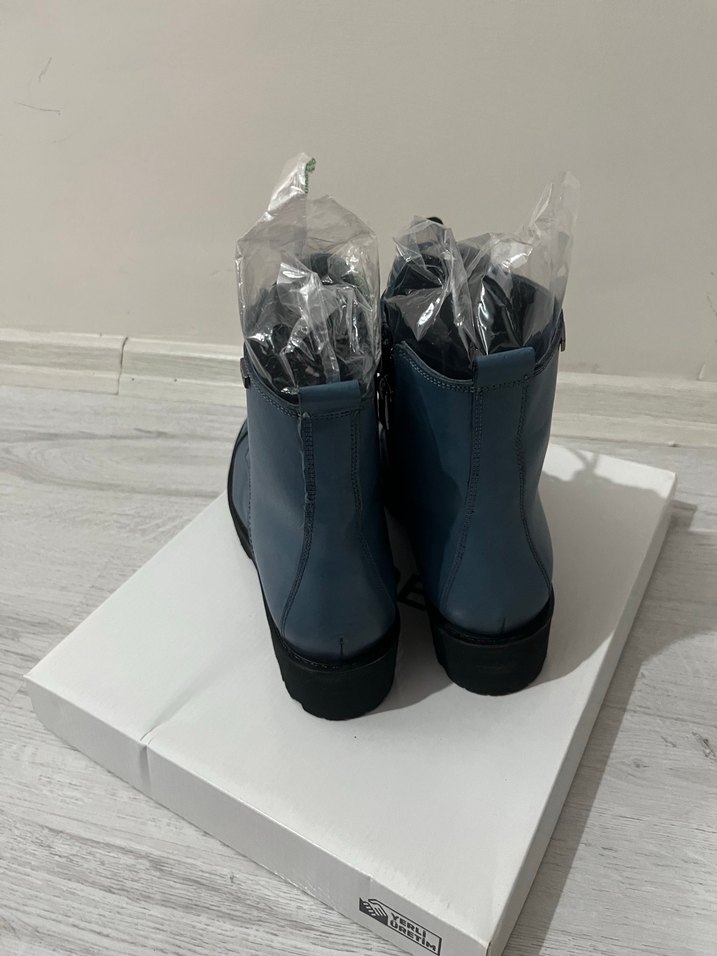 Gön Deri Mavi Hakiki Deri Bağcıklı Kadın Bot - Görsel 2