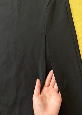 s Beden Siyah Yırtmaçlı Midi Kadın Etek