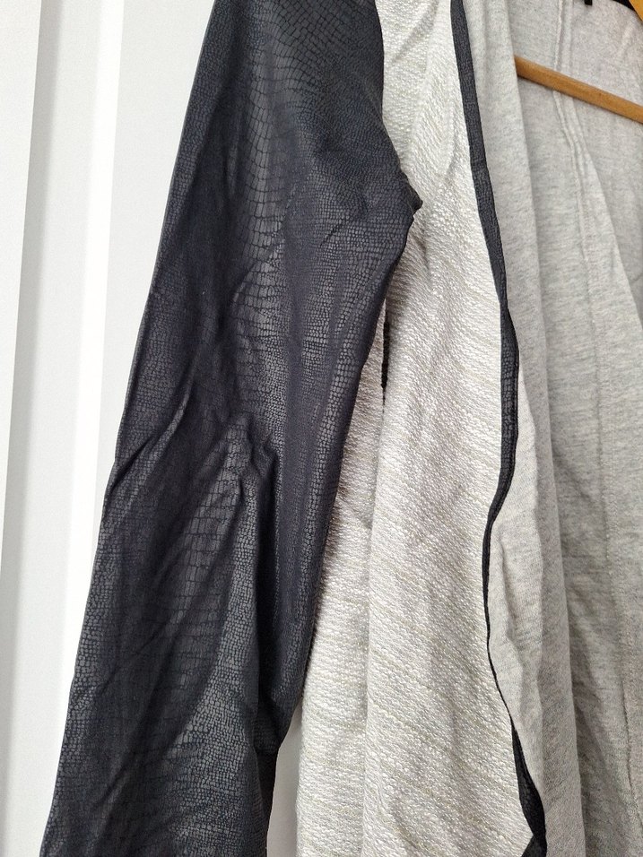Gri Kadın Uzun Kollu Salaş Hırka - Görsel 3