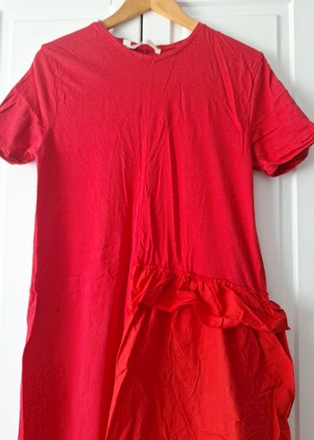 Kırmızı elbise - Görsel 2