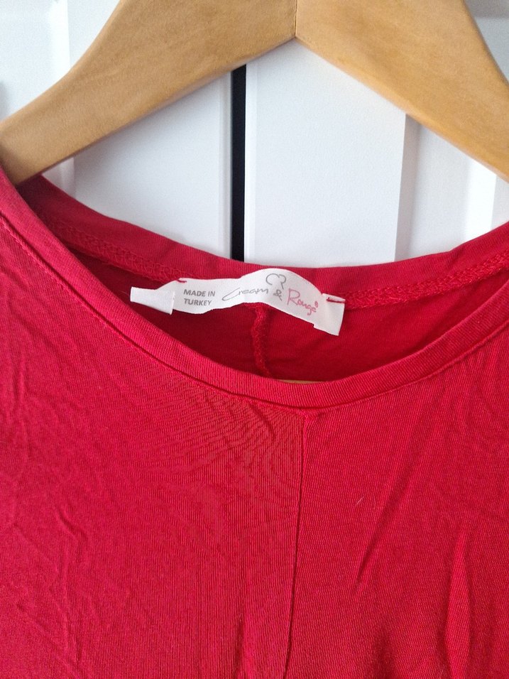 Kırmızı elbise - Görsel 3