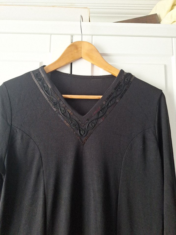 Diger Siyah V Yaka Uzun Kollu Elbise - Görsel 2