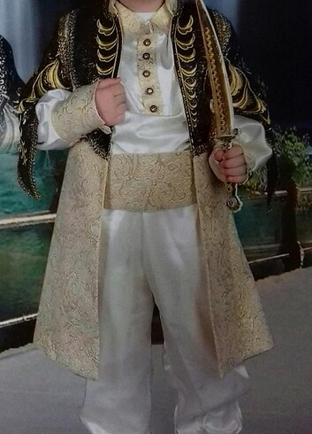 Sünnet elbisesi