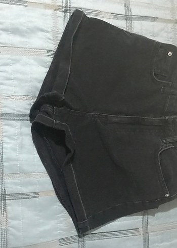 Sokak Stili Siyah Mini Denim Şort - Görsel 3