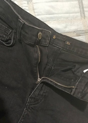 Sokak Stili Siyah Mini Denim Şort - Görsel 4