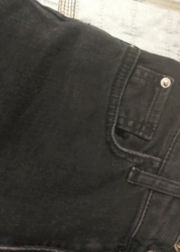 Sokak Stili Siyah Mini Denim Şort - Görsel 2