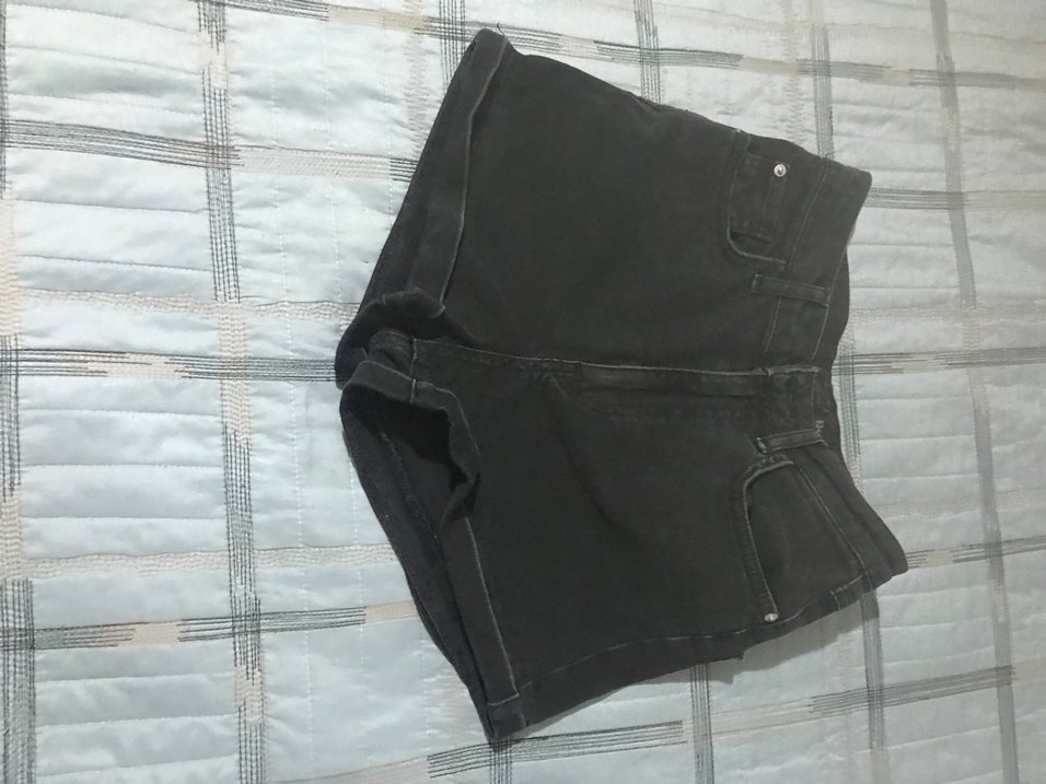Sokak Stili Siyah Mini Denim Şort - Görsel 3