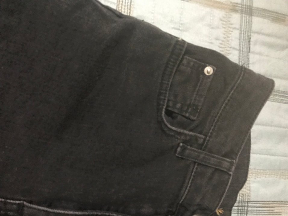 Sokak Stili Siyah Mini Denim Şort - Görsel 2