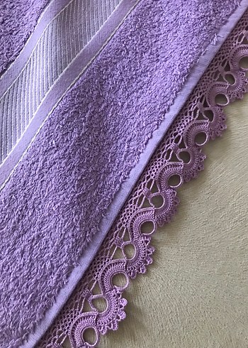 Pastel Mor Havlu Dantel Detaylı - Görsel 2