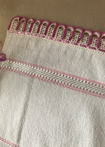 Nakışlı Beyaz Havlu - Görsel 2