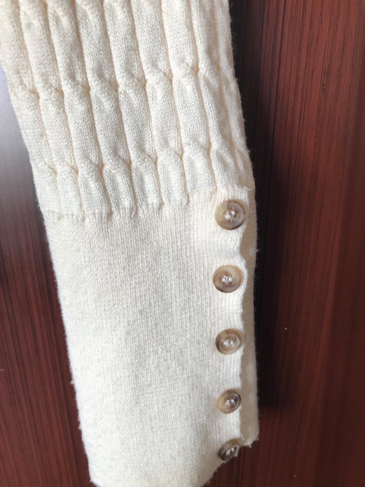 Düğmeli  V Yaka Kadın Hırka - Görsel 3