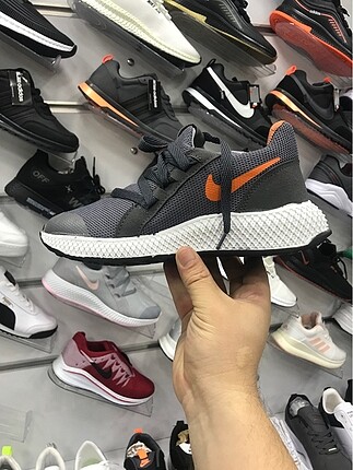Nike gri