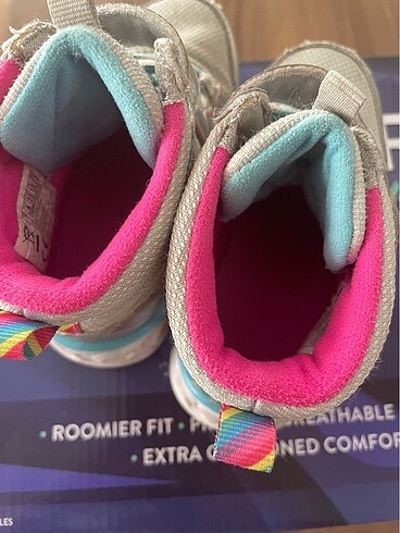 23 Beden orijinal skechers çocuk botu