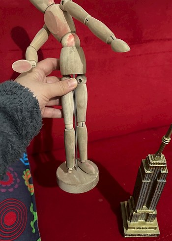 Altın Renkli Parlak Empire State Binası Biblosu - Görsel 8