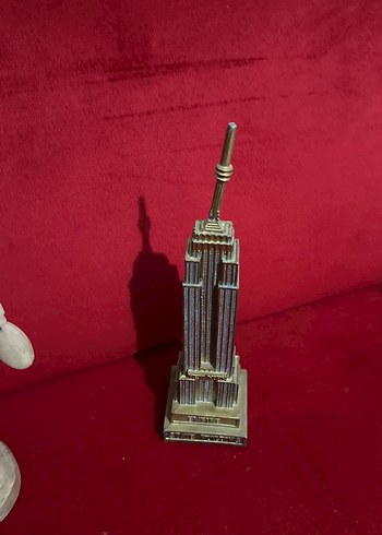 Altın Renkli Parlak Empire State Binası Biblosu - Görsel 2