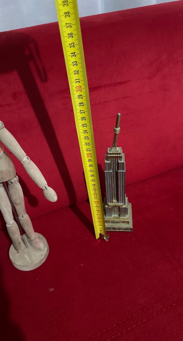 Altın Renkli Parlak Empire State Binası Biblosu - Görsel 5