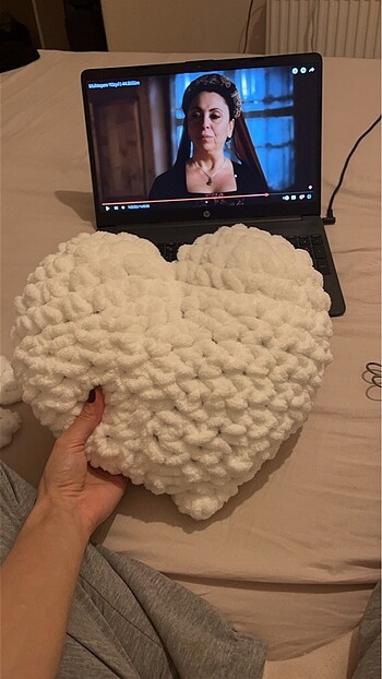 Beden beyaz Renk puffy kalpli yastik