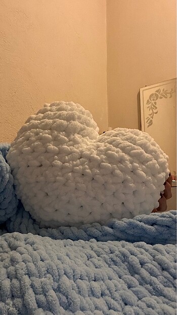 Beden puffy kalpli yastik
