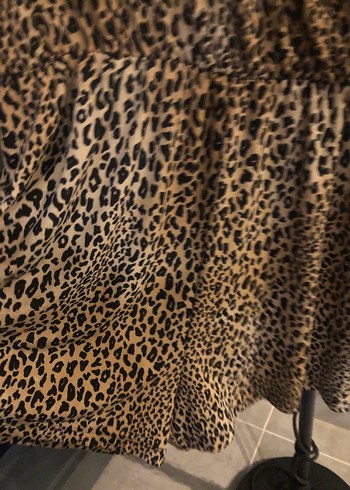 Kahverengi Yılan Desenli Mini Tulum - Görsel 3