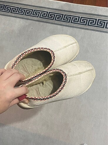 Ugg terlik