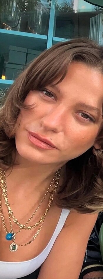 Beden Çelik Serenay Sarıkaya Kolyesi