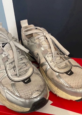 NIKE V2K Run Gri Ayakkabı - Görsel 3