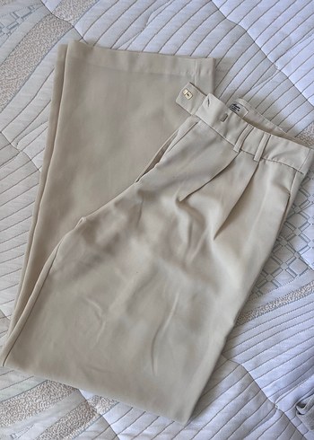 Kadın Bej Pilili Kumaş Pantolon