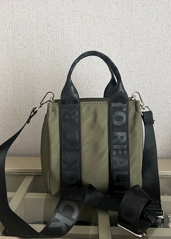 Zara Kemer Detaylı Yeşil Kadın Omuz Çantası