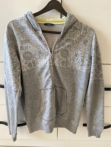 GUESS m beden kapüşonlu