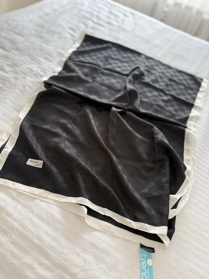 Siyah İpek Görünümlü Kadın Şal - Görsel 2