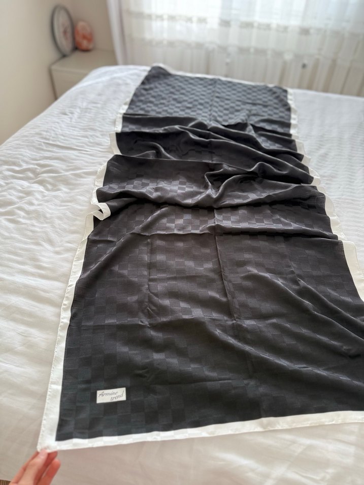 Siyah İpek Görünümlü Kadın Şal - Görsel 5