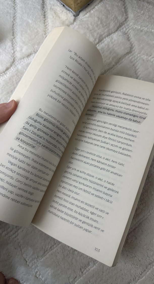 İçiyorsak Sebebi Var - Harun Serkan Aktaş - Görsel 3