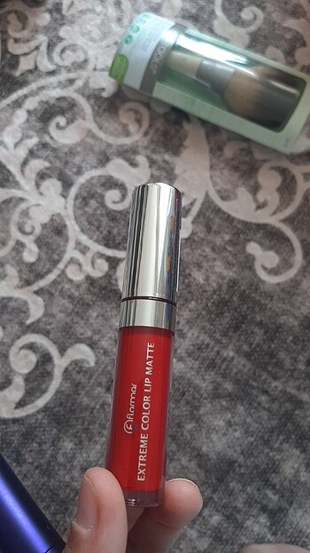 Flormar lip matte 05 Red carpet