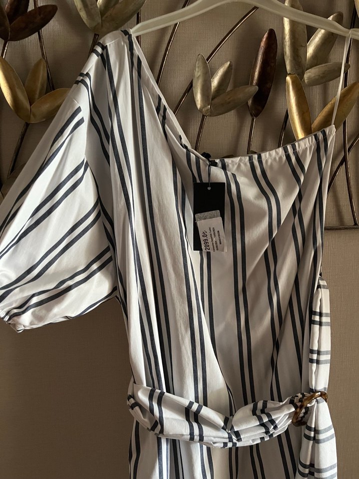 Beyaz Çizgili  Uzun Elbise - Görsel 3