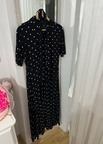 Siyah Puantiyeli Düğmeli Uzun Elbise - Görsel 2