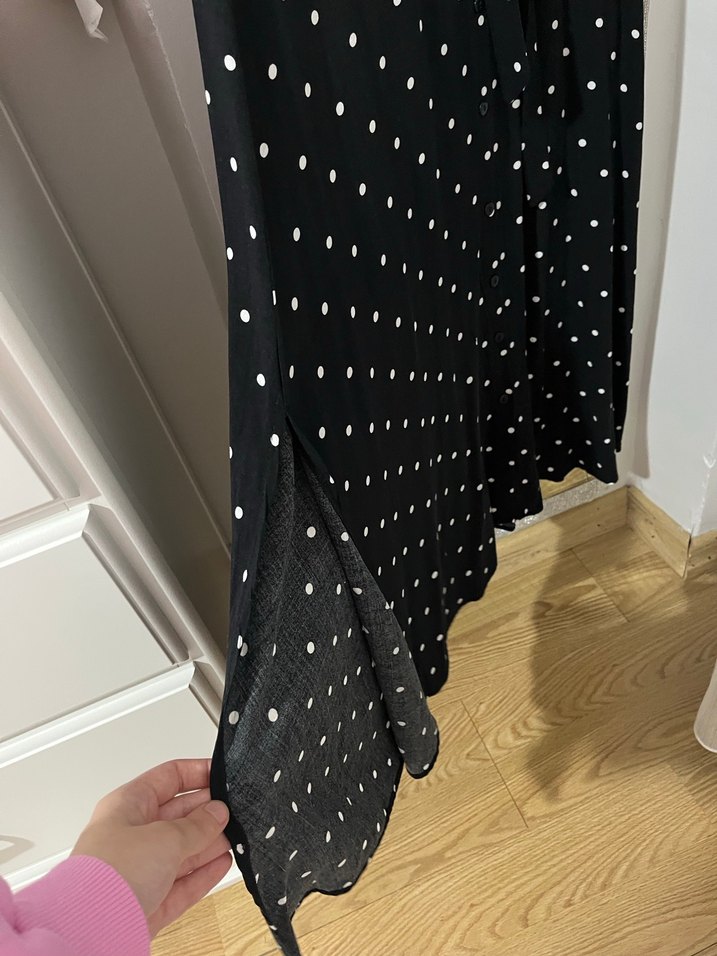 Siyah Puantiyeli Düğmeli Uzun Elbise - Görsel 4