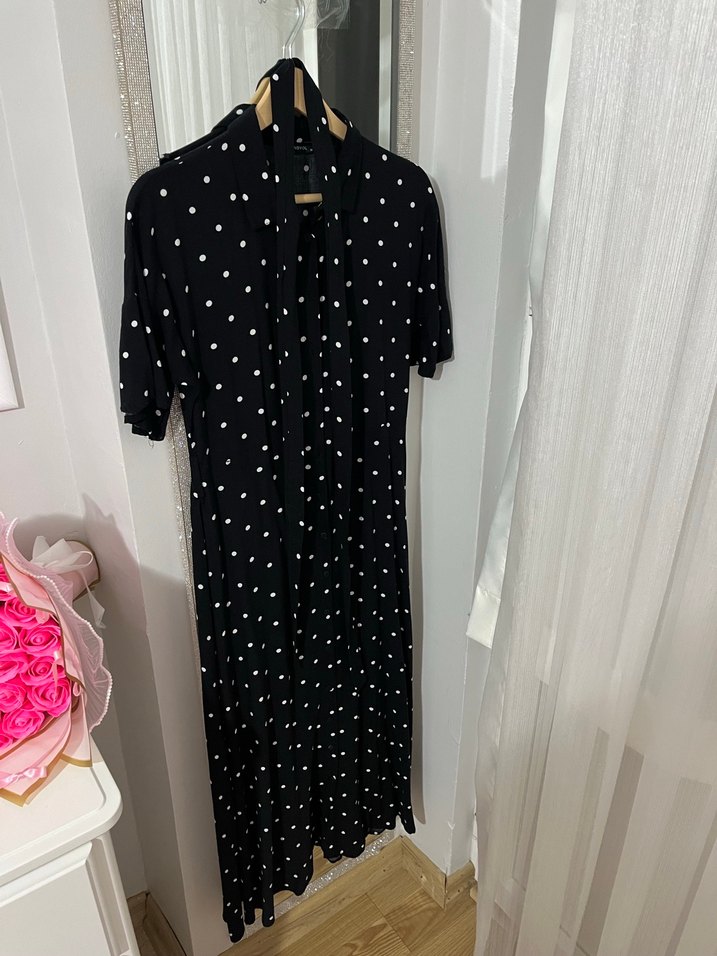 Siyah Puantiyeli Düğmeli Uzun Elbise - Görsel 2