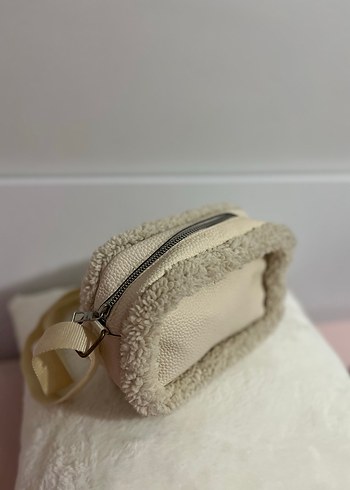 Krem Peluş Detaylı Kadın Çanta - Görsel 2