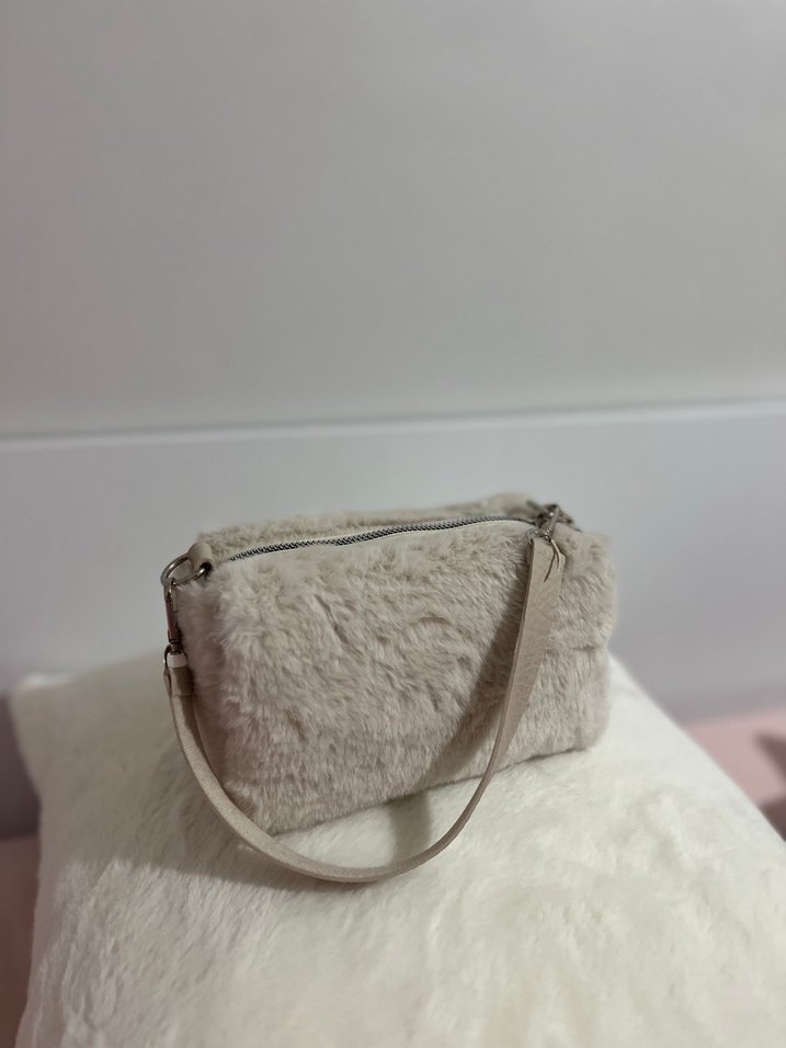 Krem Peluş Çanta - Görsel 3