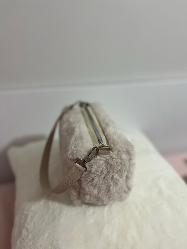 Krem Peluş Çanta - Görsel 4