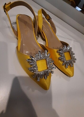 37 Beden sarı saten ayakkabı kısa topuklu