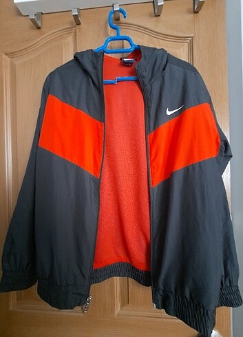 Nike nıke yağmurluk 