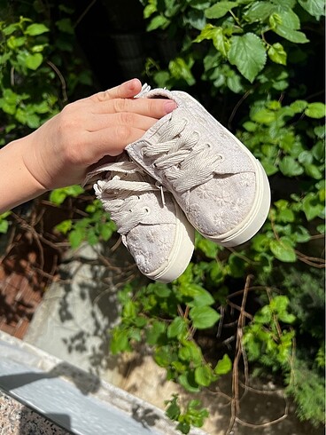 23 Beden Zara bebek ayakkabısı