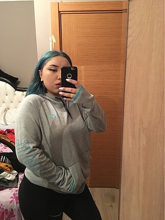 nike sweatshirt