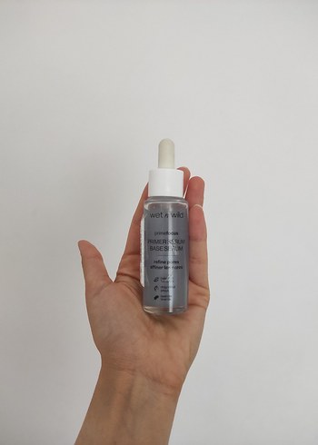 Kadınlar için makyaj bazı serum