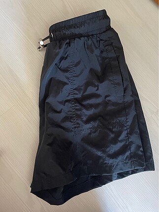 Zara sporcu şortu