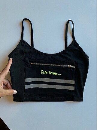 URBAN OUTFİTTERS CROP TOP