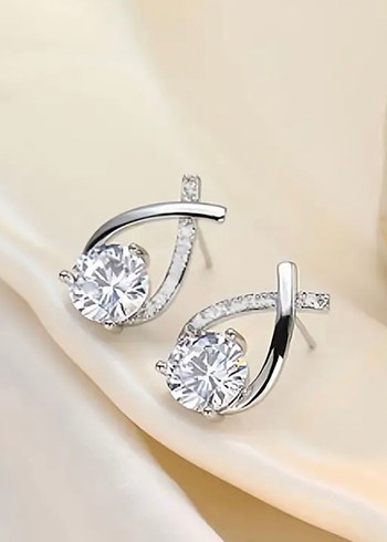 Accessorize Beyaz Mini Taşlı Modern Kadın Küpeler